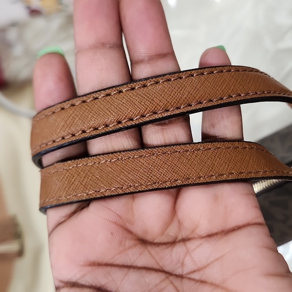 🔹️Michael Kors🔹️ JET SET EAST WEST ZIP TOP SIGNATURE TOTE ✨️🤎 - Picture 8 of 8